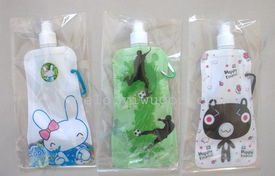 便攜式折疊水壺 美樂日用百貨在義烏國際商貿(mào)城的創(chuàng)新選擇